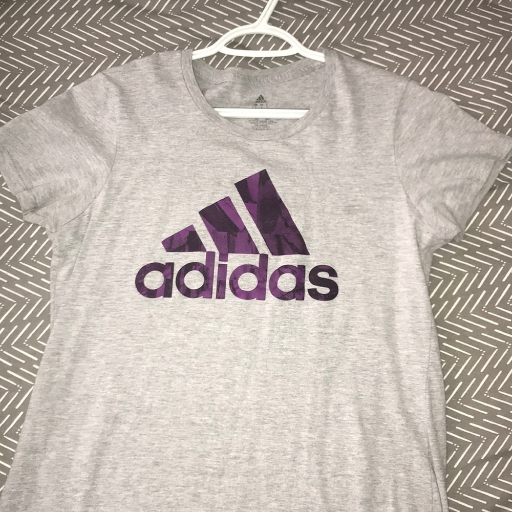 Adidas T-shirt